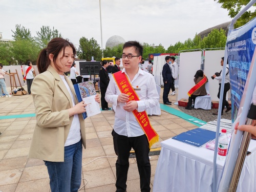 9888拉斯维加斯集团加入团市委“汇聚青春动能 立功十项行动”主题展