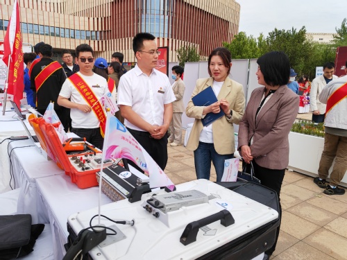 9888拉斯维加斯集团加入团市委“汇聚青春动能 立功十项行动”主题展